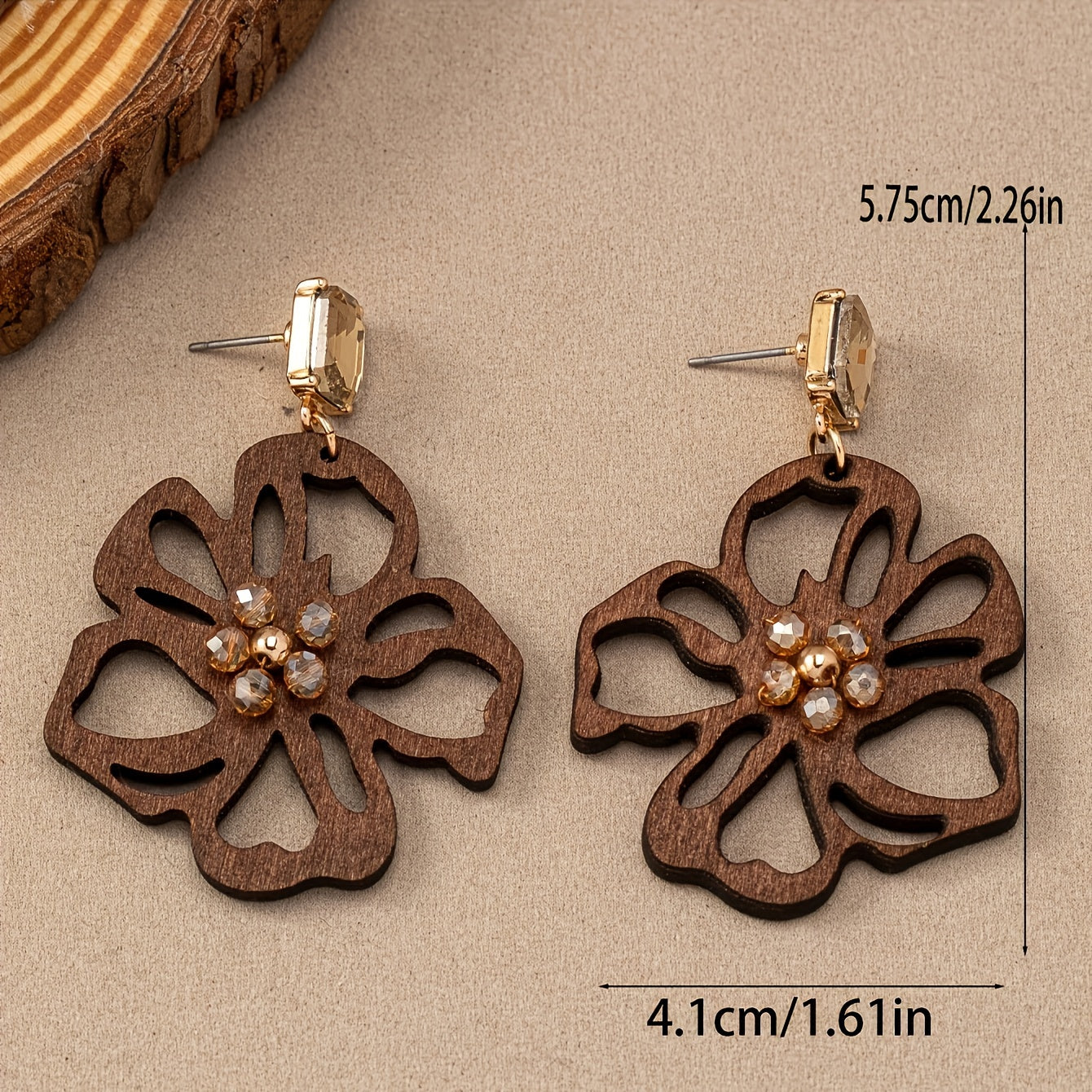 A Pair of Vintage Bohemian Style Niche Design Hollow Wooden Flower Creative Everyday Versatile Women'S Fashion Earrings.